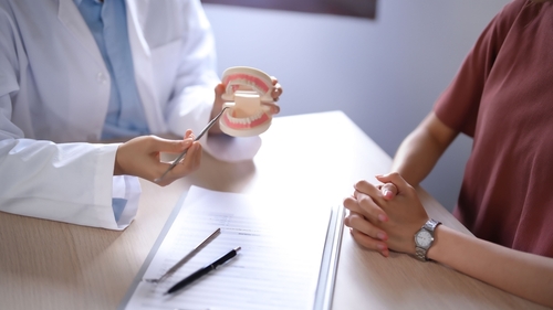 Rehabilitación Oral Completa en Wilkes-Barre, PA Mini Implantes Dentales